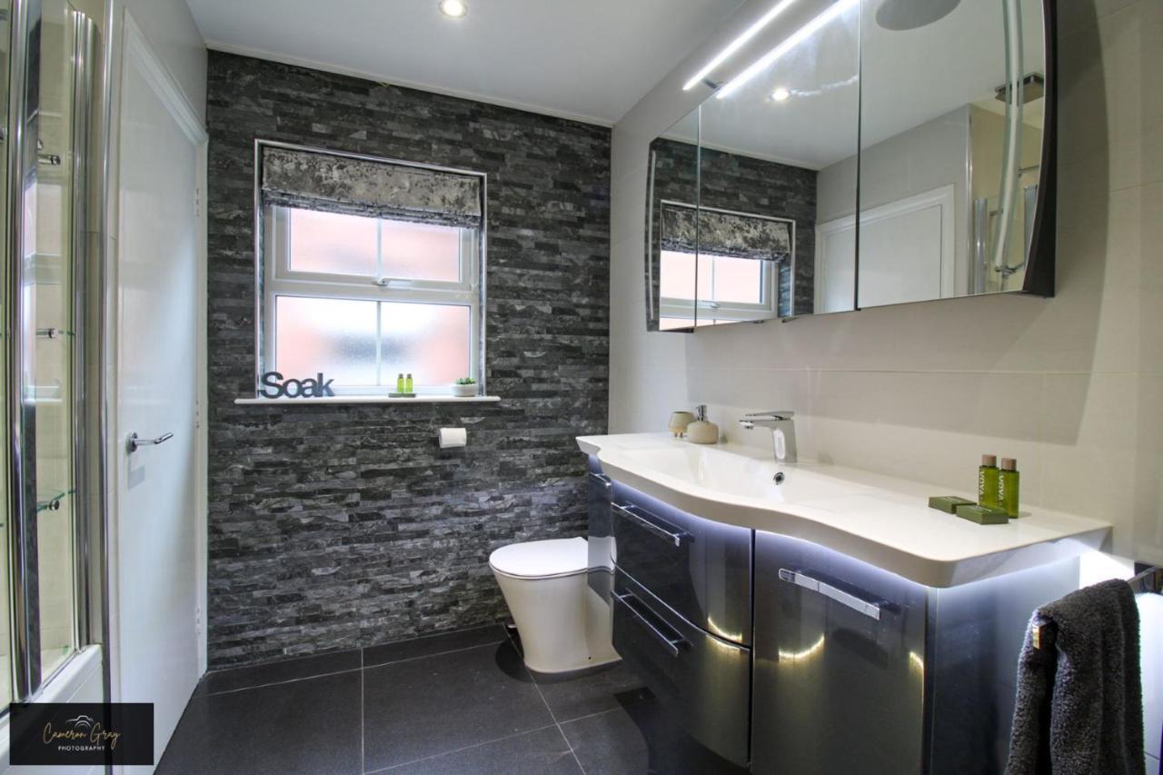 Nice 2 Bed House, Office, Wi-Fi, Free Parking Belfast Luaran gambar
